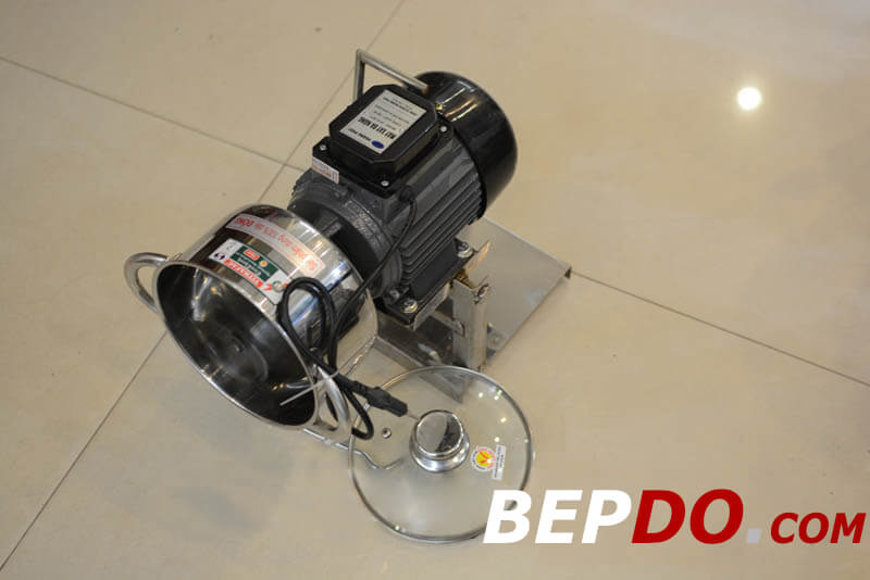 máy xay thịt mini 750W phù hợp sử dụng cho gia đình