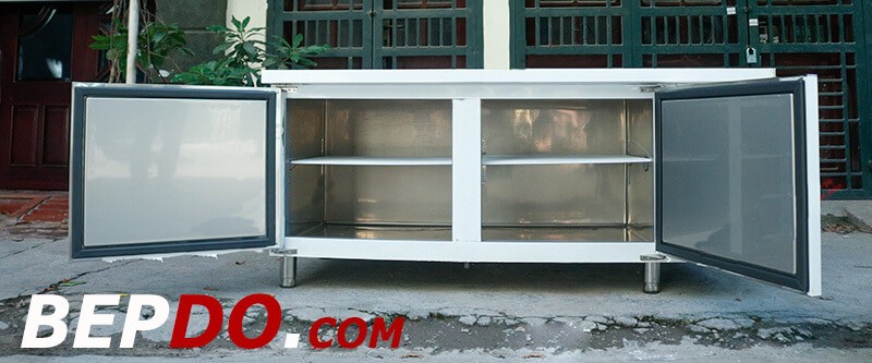 bàn đông lạnh tối ưu diện tích cho bếp công nghiệp